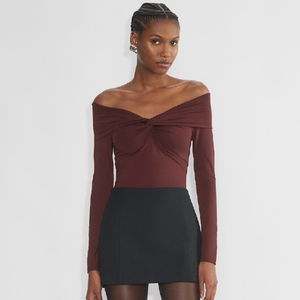 Aritzia Contour Twist Off-shoulder Longsleeve, in Sumac Burgundy, Size L